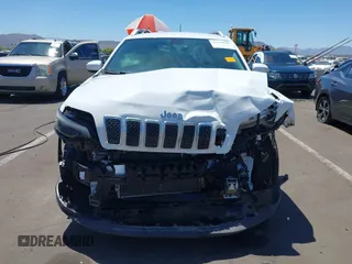 2019 Jeep Cherokee Latitude Plus z VIN 1C4PJLLB6KD420089, wystawiony jako IAAI lot #42229046 z przebiegiem 45 437 mil mil oraz . Historia ofert i sprzedaży dostępna na DreamBid. Obrazek 13.