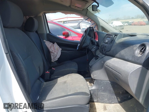 2017 Nissan NV200 S z VIN 3N6CM0KN5HK713522, wystawiony jako IAAI lot #42052133 z przebiegiem 126 019 mil mil oraz . Historia ofert i sprzedaży dostępna na DreamBid. Obrazek 5.