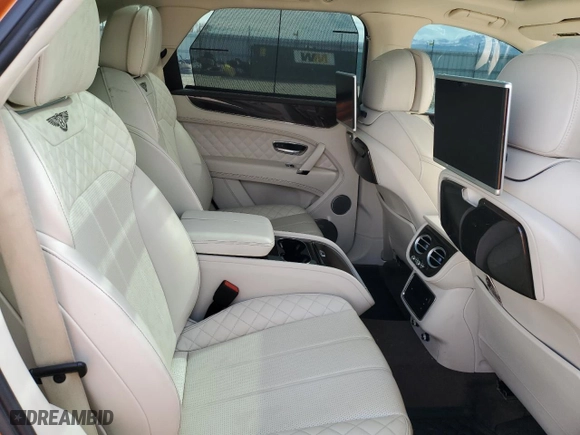 2017 Bentley Bentayga W12 with VIN SJAAC2ZV7HC014060, listed as a Copart auction lot 48581564 with 48,402 mi miles and Salvage Title. Bid and sale history available at carsss.com. Image 10.