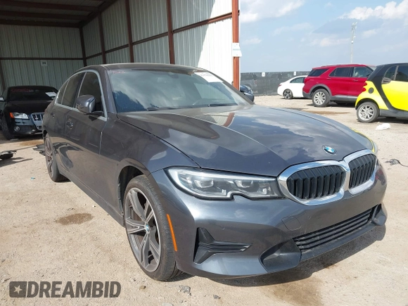 2021 BMW 3 Series 330i z VIN 3MW5R1J03M8B48135, wystawiony jako IAAI lot #41878583 z przebiegiem 33 719 mil mil oraz . Historia ofert i sprzedaży dostępna na DreamBid. Obrazek 1.