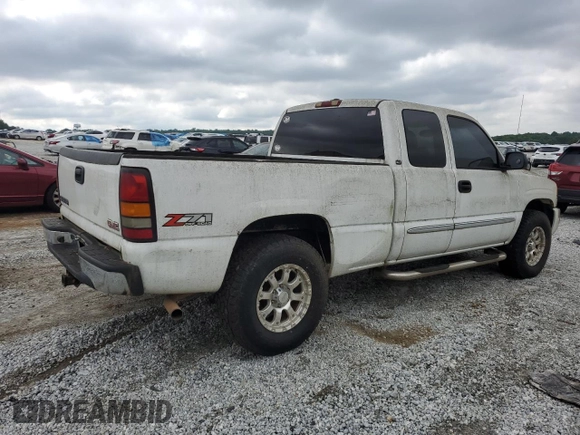 2004 GMC Sierra 1500 SLE z VIN 1GTEK19TX4E122294, wystawiony jako Copart lot #56576185 z przebiegiem 322 130 mil mil oraz Czysty tytuł • Clean title. Historia ofert i sprzedaży dostępna na DreamBid. Obrazek 3.