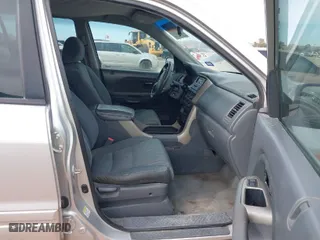 2006 Honda Pilot LX with VIN 2HKYF18106H551447, listed as a IAAI auction lot 41880391 with 1 mi miles. Bid and sale history available at carsss.com. Image 5.