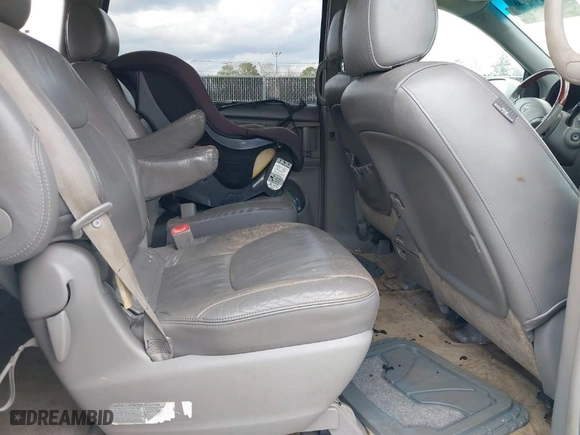 2005 Toyota Sienna XLE with VIN 5TDZA22C35S311126, listed as a IAAI auction lot 41721400 with 258,996 mi miles. Bid and sale history available at carsss.com. Image 8.