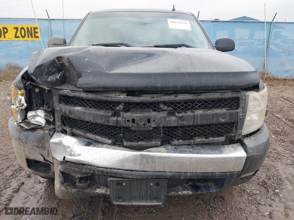 2008 Chevrolet Silverado 1500 LTZ with VIN 3GCEK13JX8G219680, listed as a IAAI auction lot 40938625 with 260,432 mi miles. Bid and sale history available at carsss.com. Image 13.
