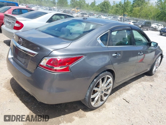 2015 Nissan Altima 2.5 S with VIN 1N4AL3AP7FC473707, listed as a IAAI auction lot 42034912 with 159,598 mi miles. Bid and sale history available at carsss.com. Image 4.