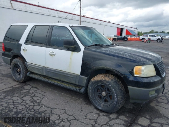 2005 Ford Expedition Special Service with VIN 1FMPU16585LB07553, listed as a IAAI auction lot 39462712 with 1 mi miles. Bid and sale history available at carsss.com. Image 1.