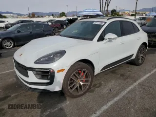 2024 Porsche Macan S с VIN WP1AG2A50RLB35141, выставлен на аукционе Copart как лот 83147334 с пробегом 5 252 миль миль и Списание • Salvage title. История ставок и продаж доступна на DreamBid. Изображение 1.