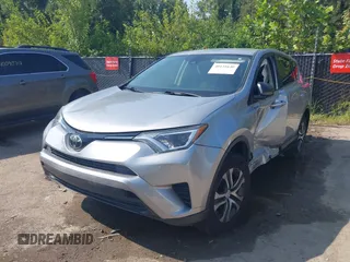 2018 Toyota RAV4 LE with VIN JTMZFREV3JJ161811, listed as a IAAI auction lot 40131640 with 114,330 mi miles. Bid and sale history available at carsss.com. Image 17.