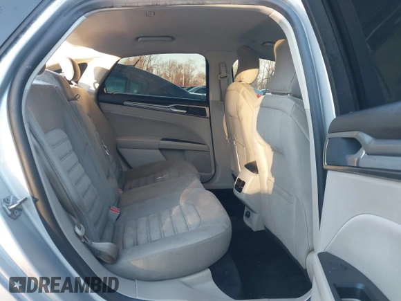 2018 Ford Fusion SE z VIN 3FA6P0LU4JR269064, wystawiony jako IAAI lot #41222967 z przebiegiem 115 077 mil mil oraz . Historia ofert i sprzedaży dostępna na DreamBid. Obrazek 8.