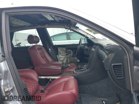 2003 Audi S8 z VIN WAUGU44D33N002014, wystawiony jako IAAI lot #41941237 z przebiegiem Nie podano mil oraz . Historia ofert i sprzedaży dostępna na DreamBid. Obrazek 5.