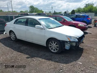 2007 Toyota Avalon XL z VIN 4T1BK36B07U187140, wystawiony jako IAAI lot #42333928 z przebiegiem 119 924 mil mil oraz . Historia ofert i sprzedaży dostępna na DreamBid. Obrazek 1.