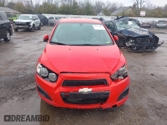 2015 Chevrolet Sonic LT z VIN 1G1JC5SBXF4179097, wystawiony jako IAAI lot #41715882 z przebiegiem 127 163 mil mil oraz . Historia ofert i sprzedaży dostępna na DreamBid. Obrazek 12.