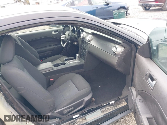 2007 Ford Mustang Deluxe with VIN 1ZVFT80N675258576, listed as a IAAI auction lot 42283829 with 56,334 mi miles and . Bid and sale history available at DreamBid. Image 5.