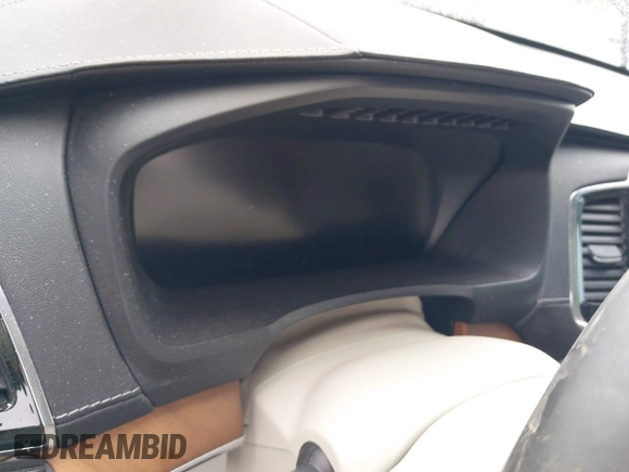 2017 Volvo XC90 Inscription with VIN YV4A22PL1H1112366, listed as a IAAI auction lot 41910218 with 67,771 mi miles. Bid and sale history available at carsss.com. Image 16.