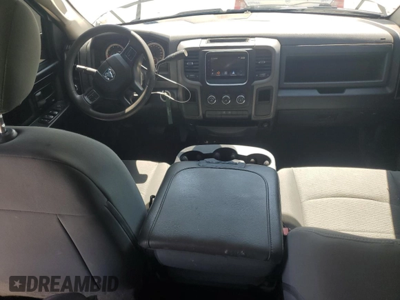 2017 Ram 2500 Tradesman z VIN 3C6TR4HT8HG578001, wystawiony jako Copart lot #62586865 z przebiegiem 261 103 mil mil oraz Szkoda całkowita • Salvage title. Historia ofert i sprzedaży dostępna na DreamBid. Obrazek 8.