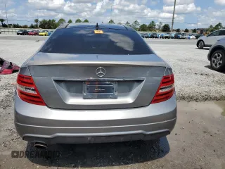 2013 Mercedes-Benz C 250 z VIN WDDGJ4HBXDG089068, wystawiony jako Copart lot #59418245 z przebiegiem 87 912 mil mil oraz Szkoda całkowita • Salvage title. Historia ofert i sprzedaży dostępna na DreamBid. Obrazek 6.