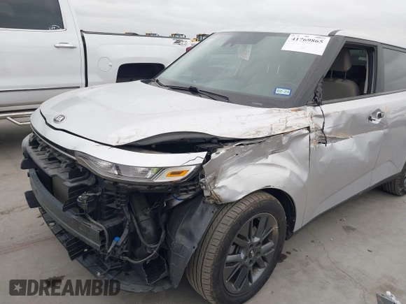 2021 Kia Soul EX with VIN KNDJ33AU9M7779006, listed as a IAAI auction lot 41769865 with 30,287 mi miles. Bid and sale history available at carsss.com. Image 6.