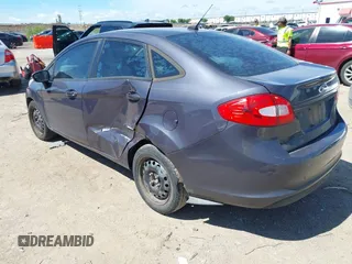 2013 Ford Fiesta S с VIN 3FADP4AJ7DM207683, выставлен на аукционе IAAI как лот 42220602 с пробегом 129 549 миль миль и . История ставок и продаж доступна на DreamBid. Изображение 3.