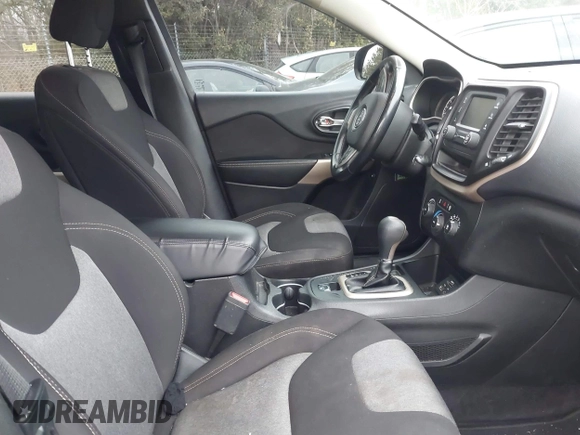2017 Jeep Cherokee Altitude с VIN 1C4PJLAS0HW663168, выставлен на аукционе IAAI как лот 41595516 с пробегом 142 887 миль миль и . История ставок и продаж доступна на DreamBid. Изображение 5.