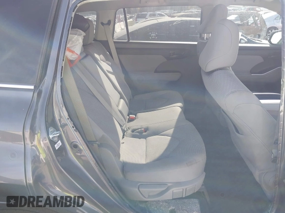 2022 Toyota Highlander LE with VIN 5TDZZRAH4NS096760, listed as a IAAI auction lot 41421802 with 28,379 mi miles and . Bid and sale history available at DreamBid. Image 8.