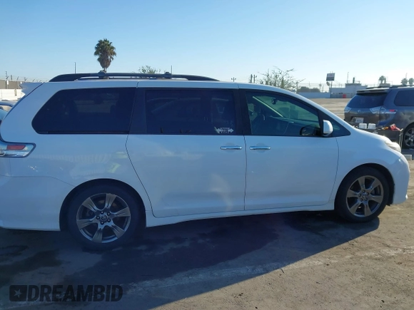 2018 Toyota Sienna SE with VIN 5TDXZ3DC9JS958563, listed as a IAAI auction lot 41650952 with 127,636 mi miles and . Bid and sale history available at DreamBid. Image 13.