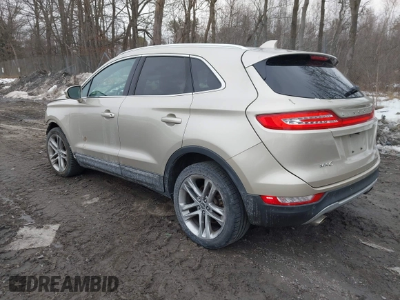 2017 Lincoln MKC Reserve with VIN 5LMCJ3D93HUL54581, listed as a IAAI auction lot 41711244 with 63,806 mi miles. Bid and sale history available at carsss.com. Image 3.