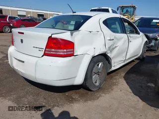 2010 Dodge Avenger SXT z VIN 1B3CC4FB2AN181824, wystawiony jako IAAI lot #41981598 z przebiegiem 170 601 mil mil oraz . Historia ofert i sprzedaży dostępna na DreamBid. Obrazek 4.