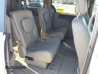2014 Chrysler Town & Country Touring with VIN 2C4RC1BG4ER372629, listed as a IAAI auction lot 42060762 with 180,662 mi miles. Bid and sale history available at carsss.com. Image 8.