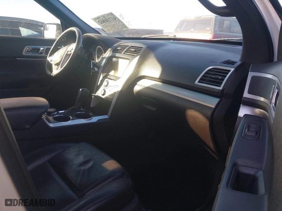 2014 Ford Explorer XLT with VIN 1FM5K8D8XEGA67150, listed as a IAAI auction lot 41731862 with 246,182 mi miles. Bid and sale history available at carsss.com. Image 5.