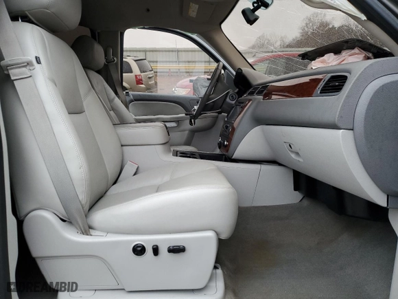 2013 Chevrolet Silverado 2500HD LTZ with VIN 1GC1KYE81DF223629, listed as a Copart auction lot 84713064 with NaN miles and Salvage Title. Bid and sale history available at carsss.com. Image 7.