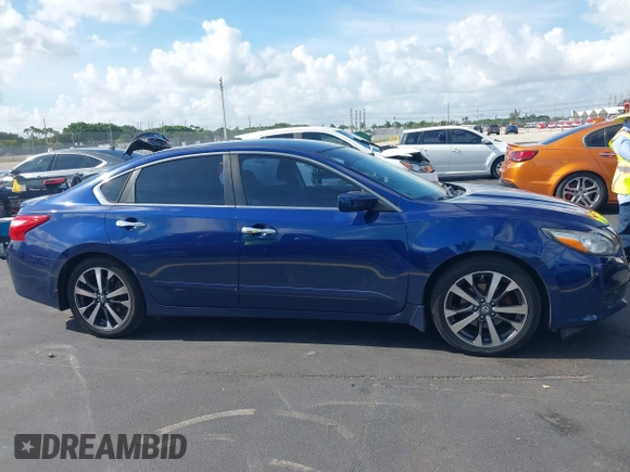 2017 Nissan Altima SR z VIN 1N4AL3AP8HN309048, wystawiony jako IAAI lot #42536729 z przebiegiem 132 465 mil mil oraz . Historia ofert i sprzedaży dostępna na DreamBid. Obrazek 13.