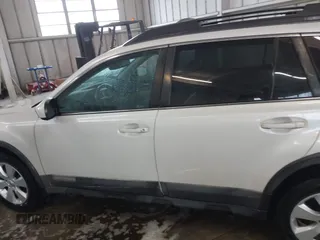 2012 Subaru Outback Limited с VIN 4S4BRCKC6C3284613, выставлен на аукционе IAAI как лот 42342050 с пробегом 215 691 миль миль и . История ставок и продаж доступна на DreamBid. Изображение 14.