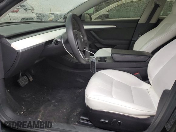 2022 Tesla Model 3 Long Range z VIN 5YJ3E1EB9NF134819, wystawiony jako Copart lot #49639365 z przebiegiem 49 245 mil mil oraz Szkoda całkowita • Salvage title. Historia ofert i sprzedaży dostępna na DreamBid. Obrazek 7.