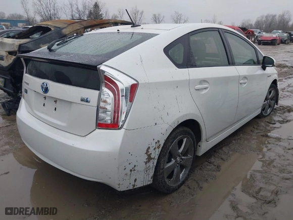2015 Toyota Prius Four with VIN JTDKN3DU8F0426293, listed as a IAAI auction lot 41674070 with 140,152 mi miles. Bid and sale history available at carsss.com. Image 4.