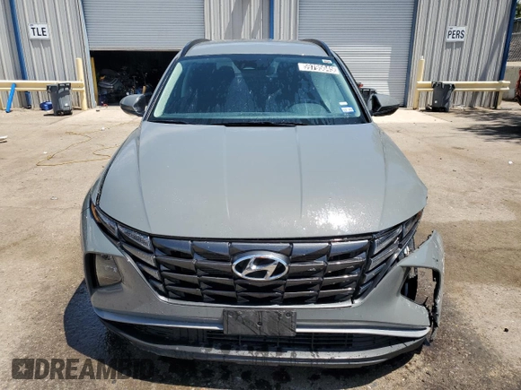 2024 Hyundai Tucson SEL z VIN 5NMJBCDE1RH391761, wystawiony jako Copart lot #59795045 z przebiegiem 22 159 mil mil oraz Czysty tytuł • Clean title. Historia ofert i sprzedaży dostępna na DreamBid. Obrazek 5.