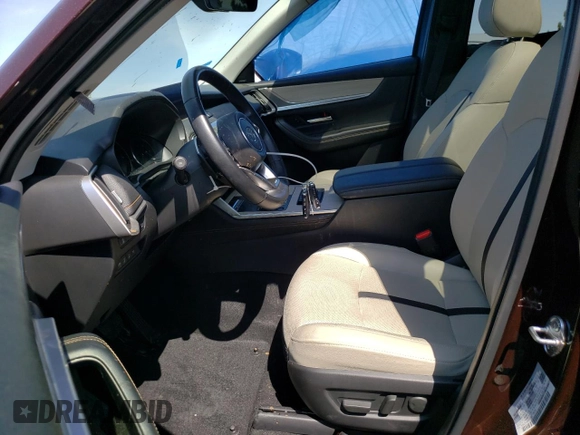 2024 Mazda CX-90 Premium z VIN JM3KKDHD8R1113467, wystawiony jako Copart lot #50405355 z przebiegiem 10 267 mil mil oraz Szkody całkowita. Historia ofert i sprzedaży dostępna na DreamBid. Obrazek 7.