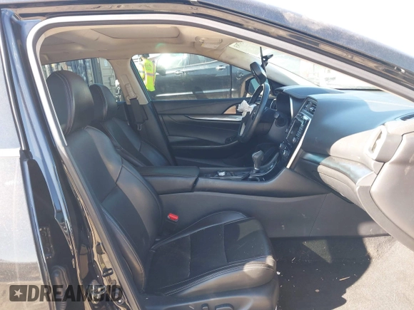 2019 Nissan Maxima Platinum z VIN 1N4AA6AV0KC365901, wystawiony jako IAAI lot #41473793 z przebiegiem 137 772 mil mil oraz . Historia ofert i sprzedaży dostępna na DreamBid. Obrazek 5.