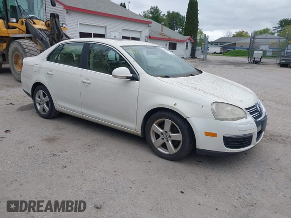 2008 Volkswagen Jetta SE with VIN 3VWRZ81K08M093880, listed as a IAAI auction lot 42273895 with 266,962 mi miles and . Bid and sale history available at DreamBid. Image 1.