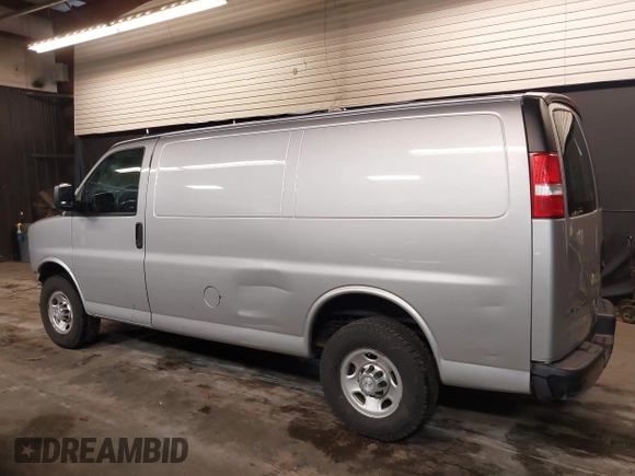 2018 Chevrolet Express Cargo Van with VIN 1GCWGAFG6J1226085, listed as a IAAI auction lot 41952268 with 53,293 mi miles. Bid and sale history available at carsss.com. Image 15.
