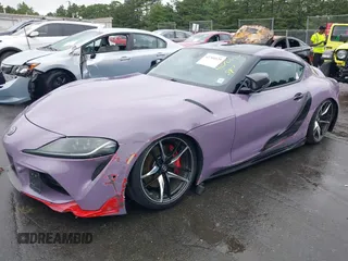 2021 Toyota Supra 3.0 z VIN WZ1DB0C03MW040150, wystawiony jako IAAI lot #42704929 z przebiegiem 15 076 mil mil oraz . Historia ofert i sprzedaży dostępna na DreamBid. Obrazek 17.