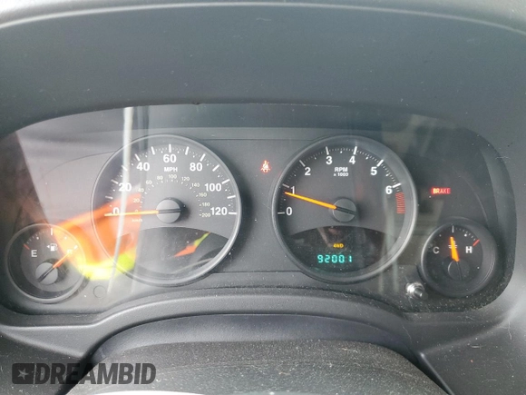 2013 Jeep Patriot Latitude z VIN 1C4NJRFB1DD101742, wystawiony jako Copart lot #59486385 z przebiegiem 92 001 mil mil oraz Czysty tytuł • Clean title. Historia ofert i sprzedaży dostępna na DreamBid. Obrazek 9.