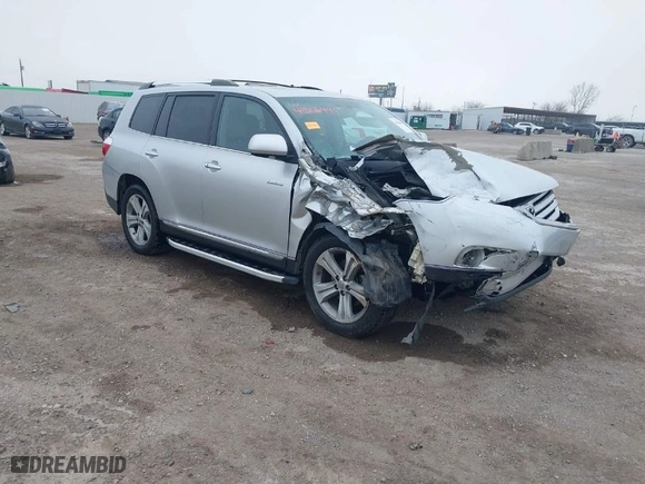 2013 Toyota Highlander Limited with VIN 5TDYK3EH3DS105986, listed as a IAAI auction lot 41506441 with 173,711 mi miles. Bid and sale history available at carsss.com. Image 1.