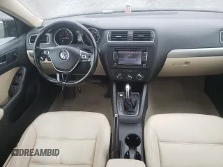 2015 Volkswagen Jetta SE z VIN 3VWD17AJ1FM422960, wystawiony jako Copart lot #55860335 z przebiegiem 87 616 mil mil oraz Czysty tytuł • Clean title. Historia ofert i sprzedaży dostępna na DreamBid. Obrazek 8.