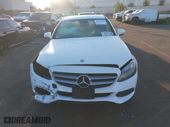 2017 Mercedes-Benz C 300 z VIN 55SWF4JB7HU200532, wystawiony jako IAAI lot #42207648 z przebiegiem 132 247 mil mil oraz . Historia ofert i sprzedaży dostępna na DreamBid. Obrazek 12.