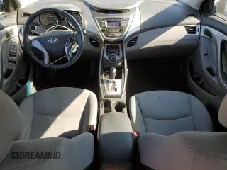 2013 Hyundai Elantra GLS z VIN 5NPDH4AE1DH246737, wystawiony jako Copart lot #64248184 z przebiegiem 132 716 mil mil oraz Szkody całkowita. Historia ofert i sprzedaży dostępna na DreamBid. Obrazek 8.