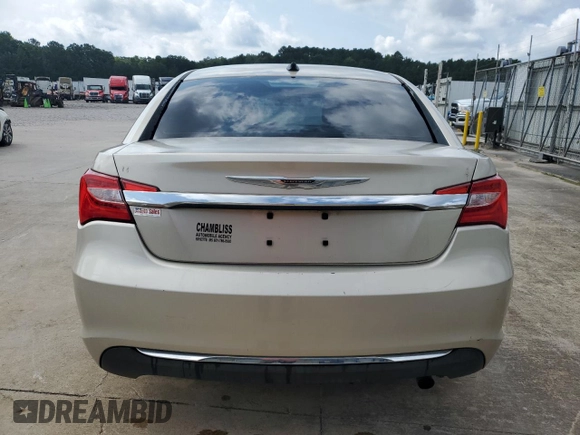 2014 Chrysler 200 Touring z VIN 1C3CCBBB6EN197723, wystawiony jako Copart lot #59495985 z przebiegiem 110 107 mil mil oraz Czysty tytuł • Clean title. Historia ofert i sprzedaży dostępna na DreamBid. Obrazek 6.