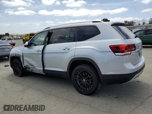 2018 Volkswagen Atlas SE z VIN 1V2LR2CAXJC560772, wystawiony jako Copart lot #53544725 z przebiegiem 70 282 mil mil oraz Szkoda całkowita • Salvage title. Historia ofert i sprzedaży dostępna na DreamBid. Obrazek 2.