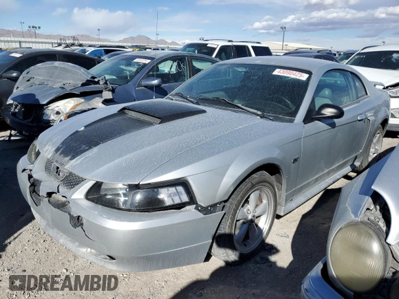 2001 Ford Mustang GT Deluxe with VIN 1FAFP42X31F112559, listed as a Copart auction lot 43090425 with 1,689,994 mi miles and Non Repairable. Bid and sale history available at carsss.com. Image 1.