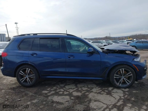 2020 BMW X7 xDrive40i with VIN 5UXCW2C06L9B56113, listed as a IAAI auction lot 41617013 with NaN miles. Bid and sale history available at carsss.com. Image 14.