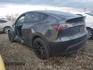 2024 Tesla Model Y Long Range с VIN 7SAYGDEE0RF990269, выставлен на аукционе Copart как лот 43636615 с пробегом 31 740 миль миль и Списание • Salvage title. История ставок и продаж доступна на DreamBid. Изображение 2.